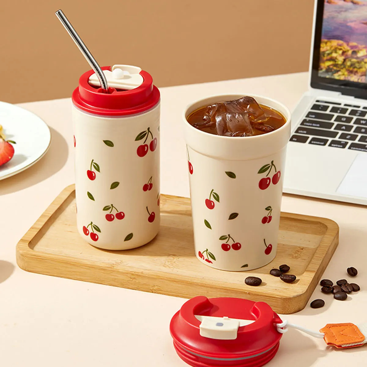 Travel plastic mug