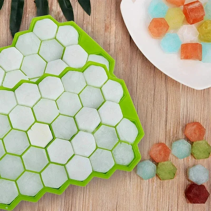 Honeycomb ice cube tray