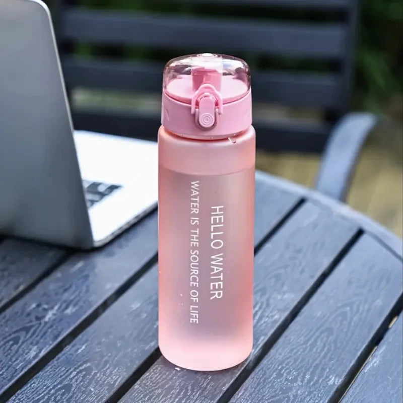 Convenience water bottle, high-quality PC material (600 ml)